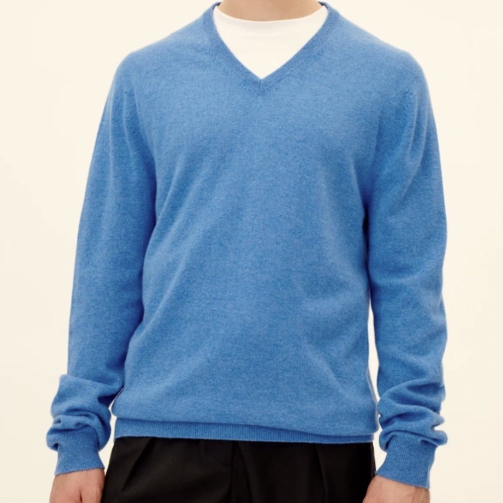 BUTTON DOWN SF | 100% Virgin Wool Light Blue Sweater XL